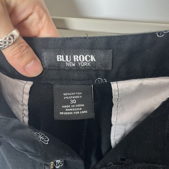 Blu Rock Men's Cotton Embroidered Floral Black Shorts Size 30 - Picture 5 of 6